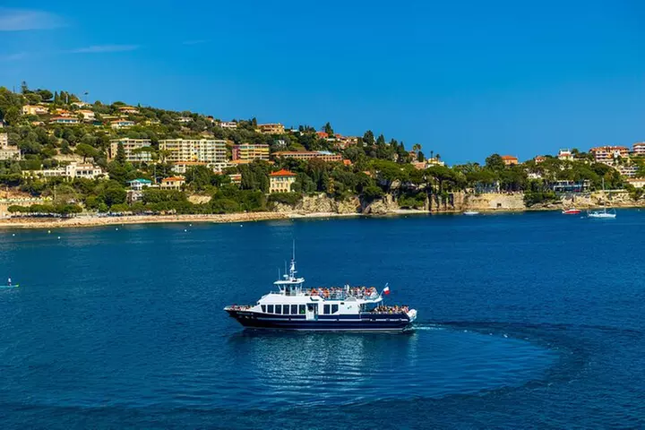 Croisière touristique sur la côte méditerranéenne au départ de Nice