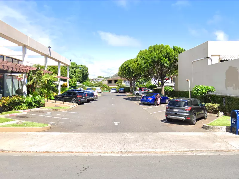 Parking at [H636] First Hawaiian Bank Lot