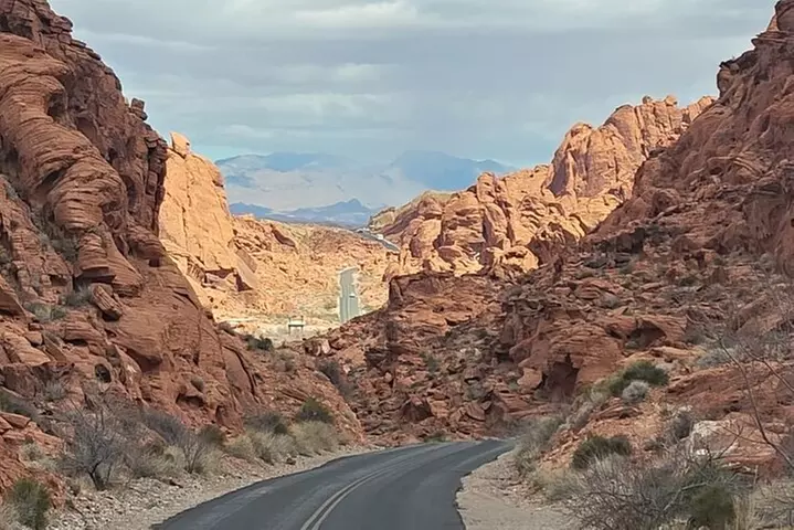 Valley of Fire Guided Hiking Tour From Las Vegas