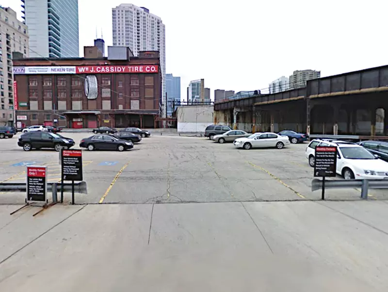 Parking at 527 W. Kinzie St. Lot