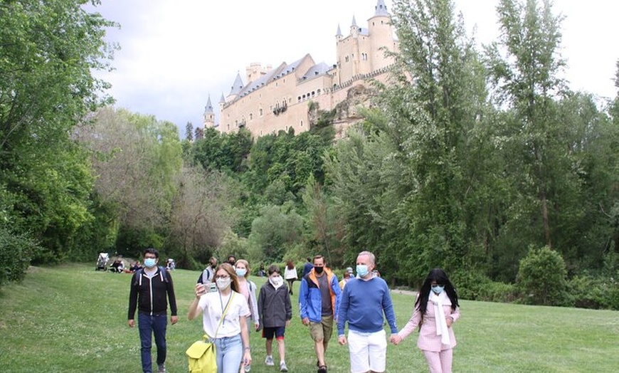 Image 18: Tour de Día Completo a Ávila y Segovia con Visita Guíada