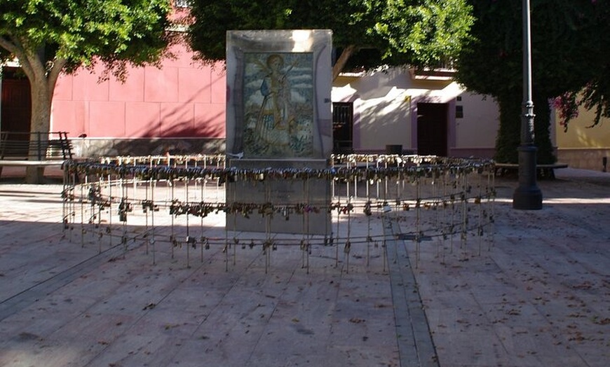 Image 3: Paseo en Almería por Su Historia y Rincones