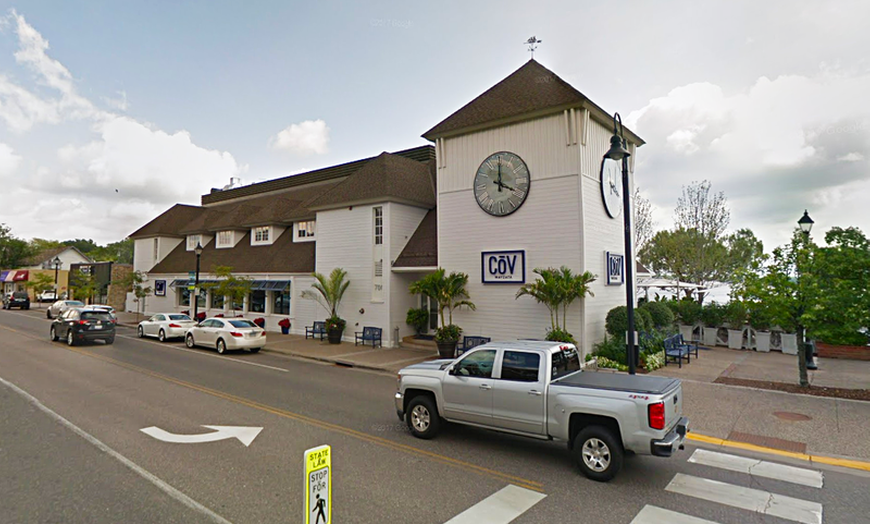 Image 2: Parking at Cov Wayzata - Valet Kiosk