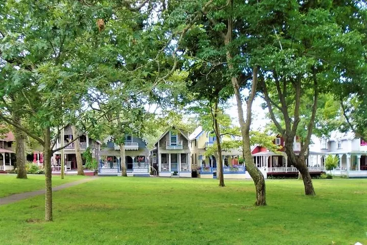 #1 Best 3hr Martha's Vineyard shared Island Tour from Oak Bluffs