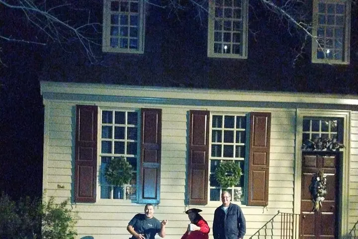 Williamsburg Ghosts, Witches and Pirates Tour