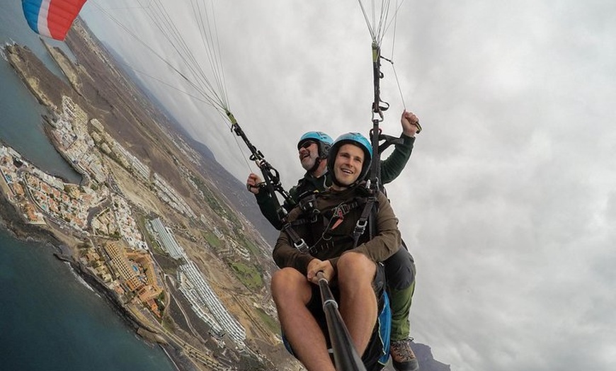 Image 5: Vuelo en tándem en parapente acrobático en la zona sur de Tenerife