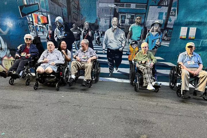 UPTOWN FUNK: 1 Hour Guided City Walking Tour in Charlotte