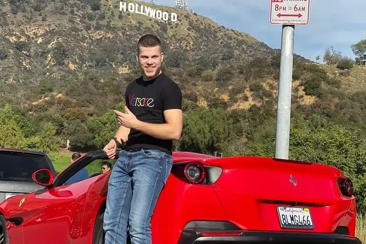50-Minute Driving Tour: Explore Hollywood Sign in a Ferrari