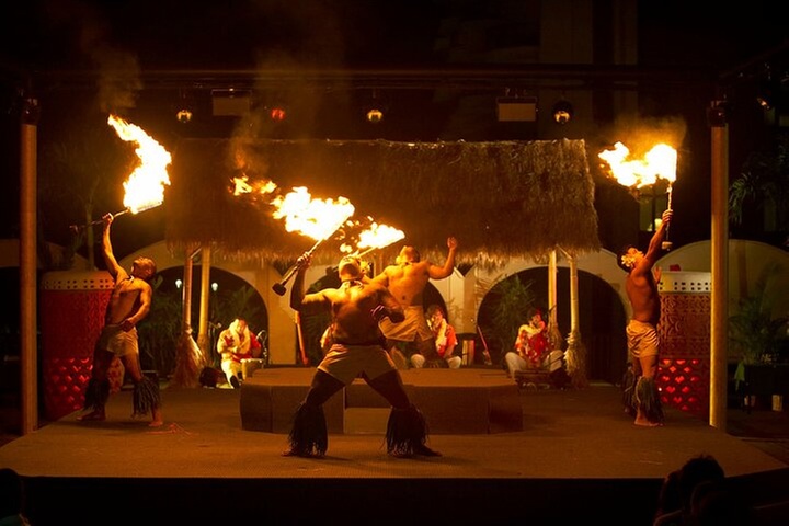 Waikiki Starlight Luau at the Hilton Hawaiian Village