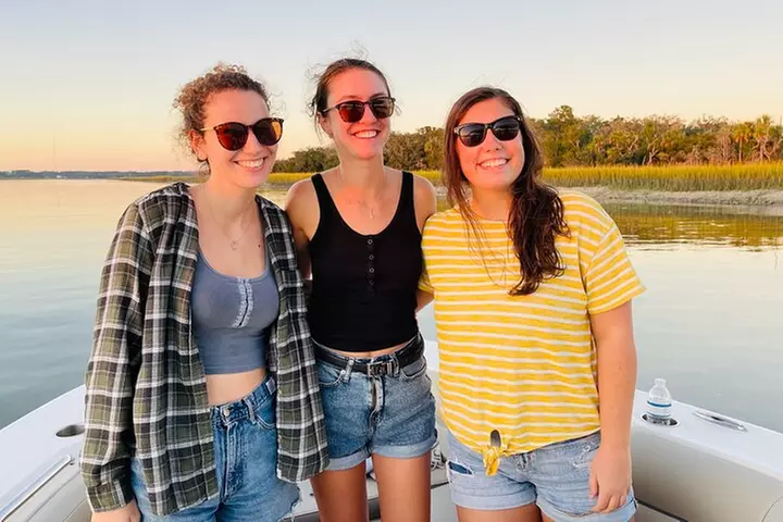 2-Hour Private Hilton Head Dolphin Watching Cruise