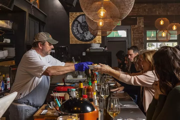 Undiscovered Charleston: Half Day Food, Wine & History Tour with Co...