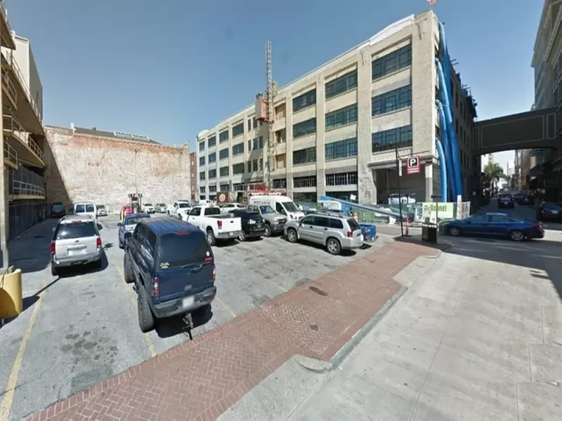 Parking at 1001 Iberville St. Lot - P308