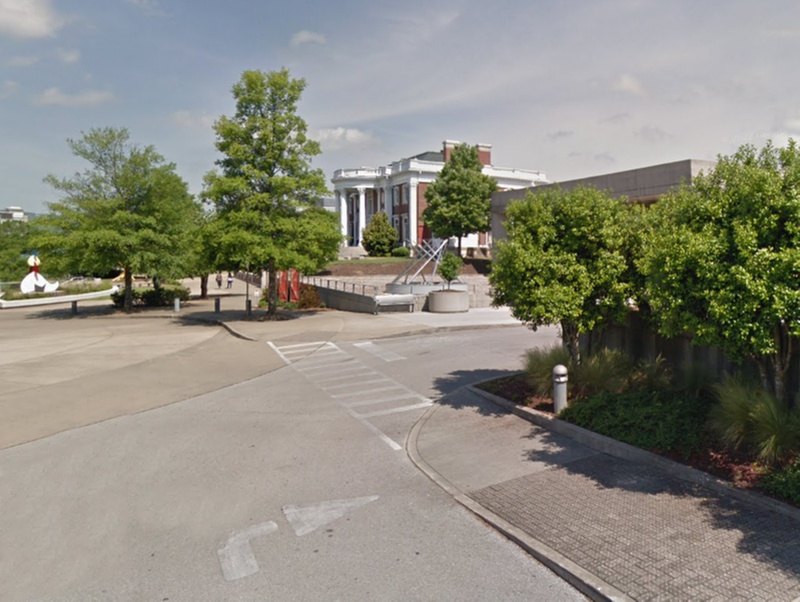 Parking at Hunter Museum of Art Lot