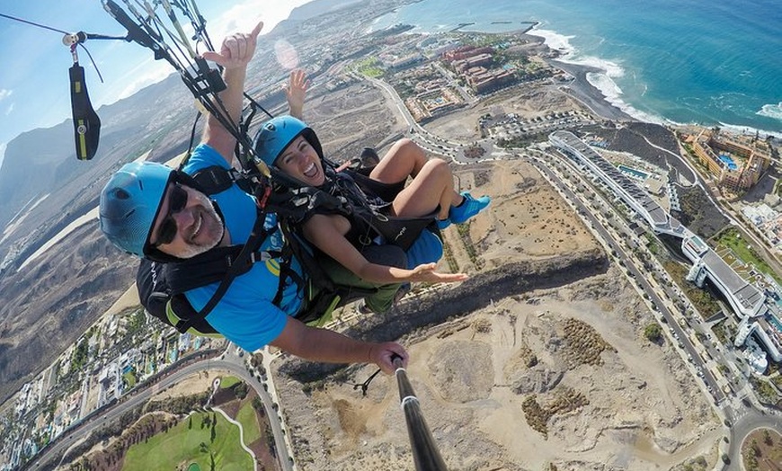 Image 7: Vuelo en tándem en parapente acrobático en la zona sur de Tenerife