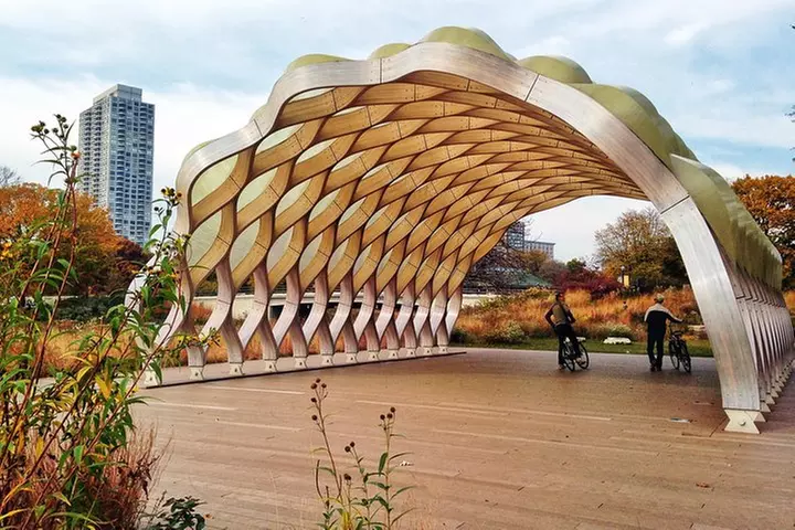 Bike Tour of Chicago's Lakefront Neighborhoods