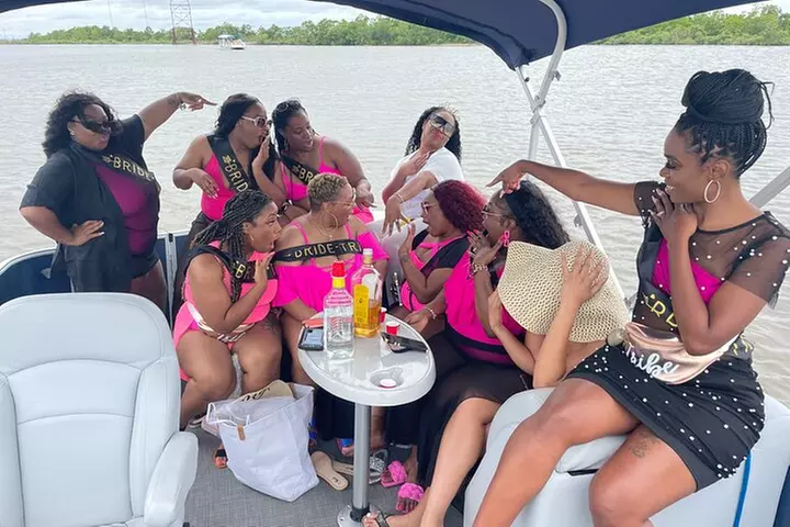 New Orleans Bayou and Swamp Tiki Boat Tour