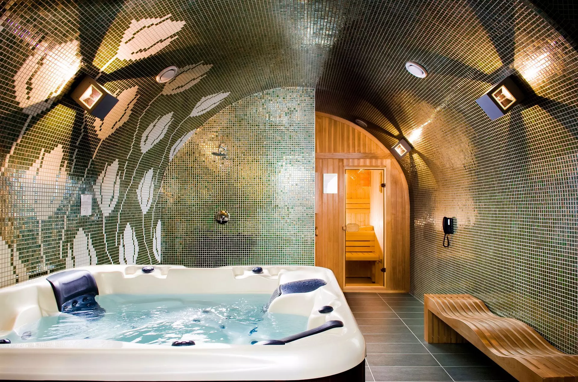 ✈ UNGARN | Budapest - Opera Garden 4*, 2 Nächte - Stadtzentrum