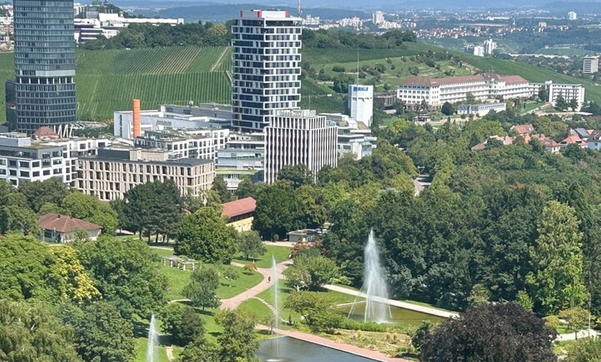 Image 4: Private Stuttgart Stadtrundfahrt mit lizenziertem Fortgeschrittener...