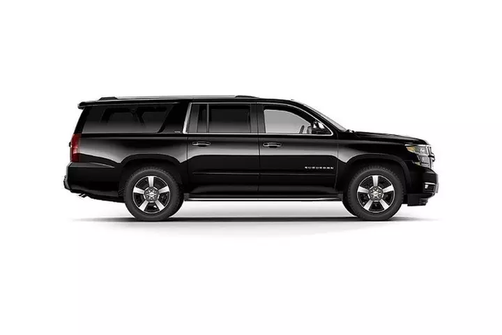 One-Way Private Transfer from Downtown Chicago to MDW by SUV