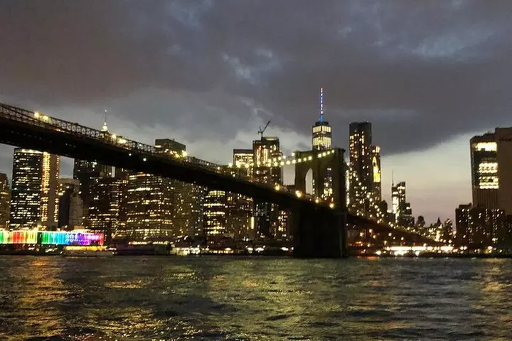 2-hour Private Luxury New York City Sunset Boat Tour