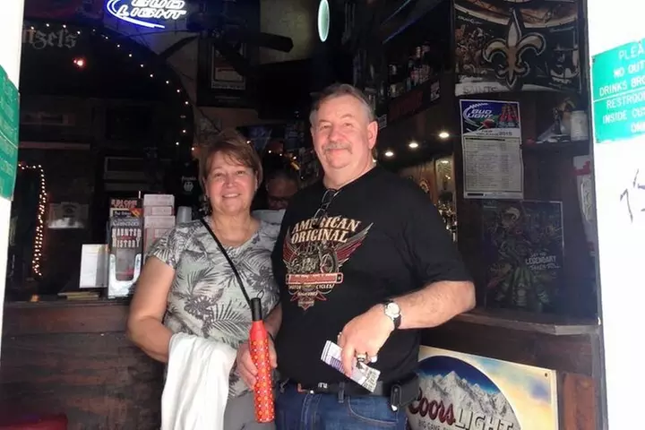 New Orleans Jingle Bells, Booze, History, Paranormal and Voodoo Walking Tour