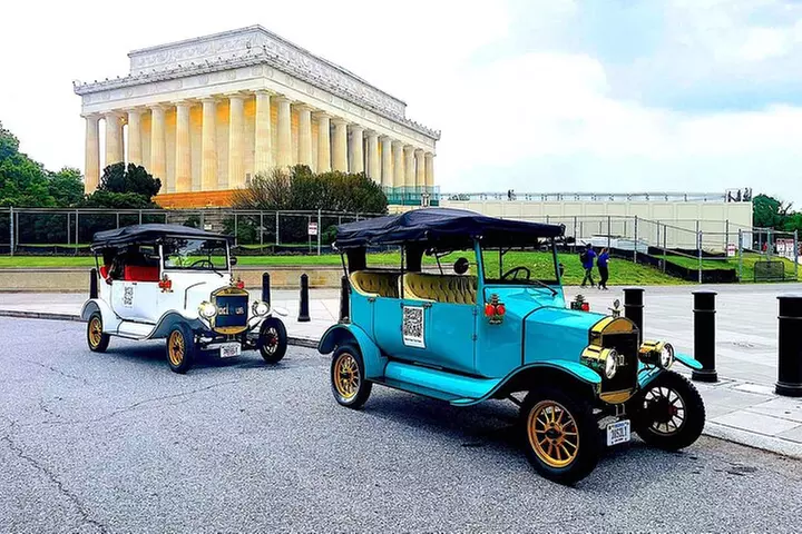 Washington DC Moonlight Tour by Electric Cart or Vintage Car