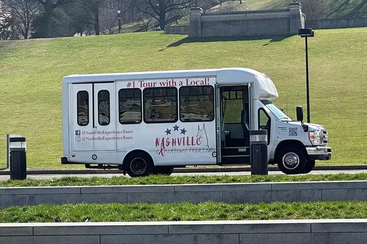 Small-Group Sightseeing Driving Tour of Nashville