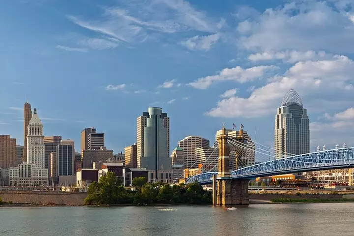 Cincinnati Walking Tour with River Cruise - Second Medium
