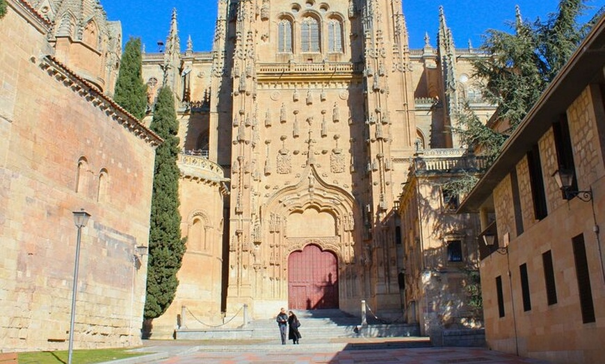 Image 6: Visita Salamanca a tu ritmo, sin grupos ni horarios. Con tu móvil