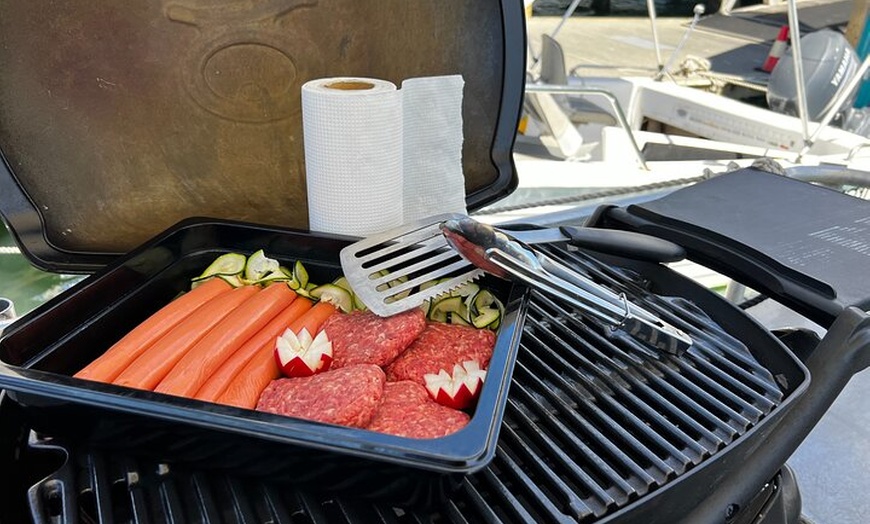 Image 9: Trinity Inlet Self-Drive Pontoon Boat Hire in Cairns