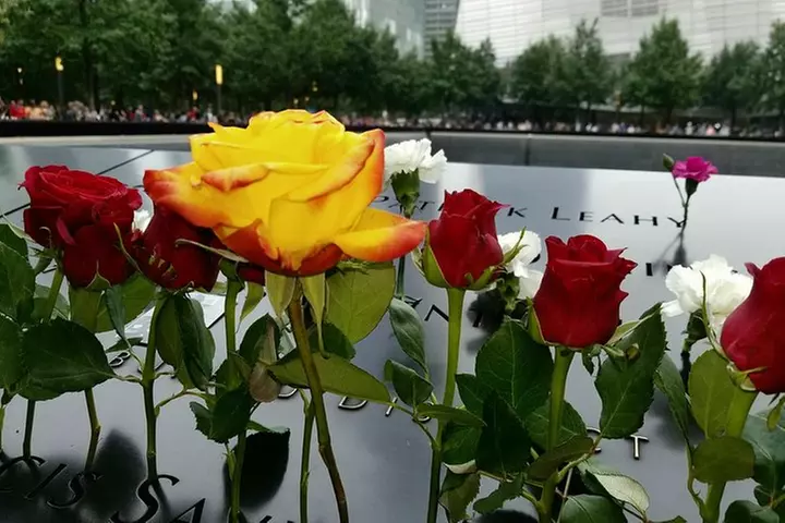 9/11 Memorial at World Trade Center and Financial District Walking ...