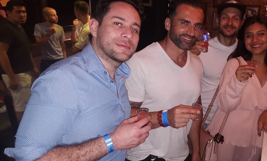 Image 21: Pubcrawl de Halloween en Madrid – Barra libre, chupitos y entrada V...