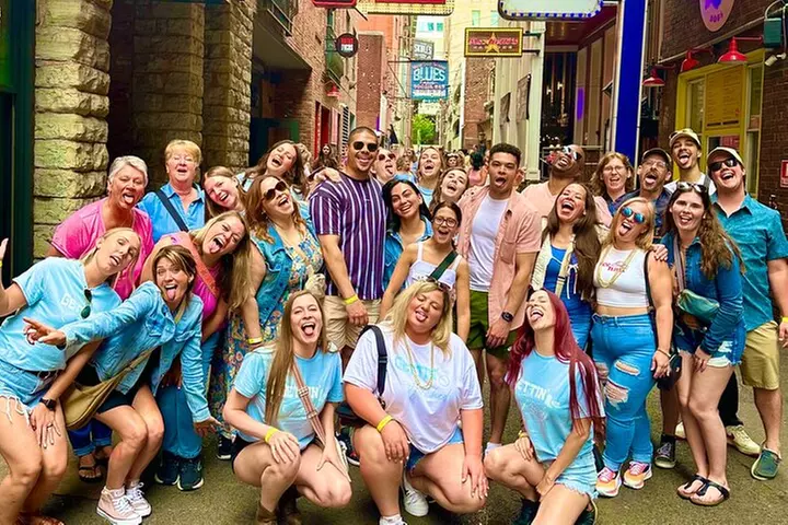Guided Pub Crawl Walking Tour of Downtown Nashville