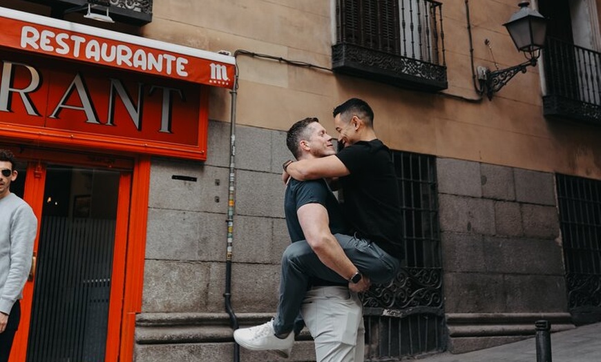 Image 42: Sesión de fotos en pareja & tour fotográfico, Madrid