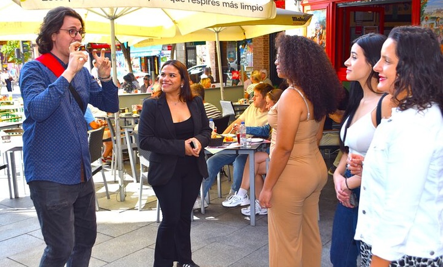 Image 15: Visita Guiada por Restaurantes Centenarios con Cena de Tapas