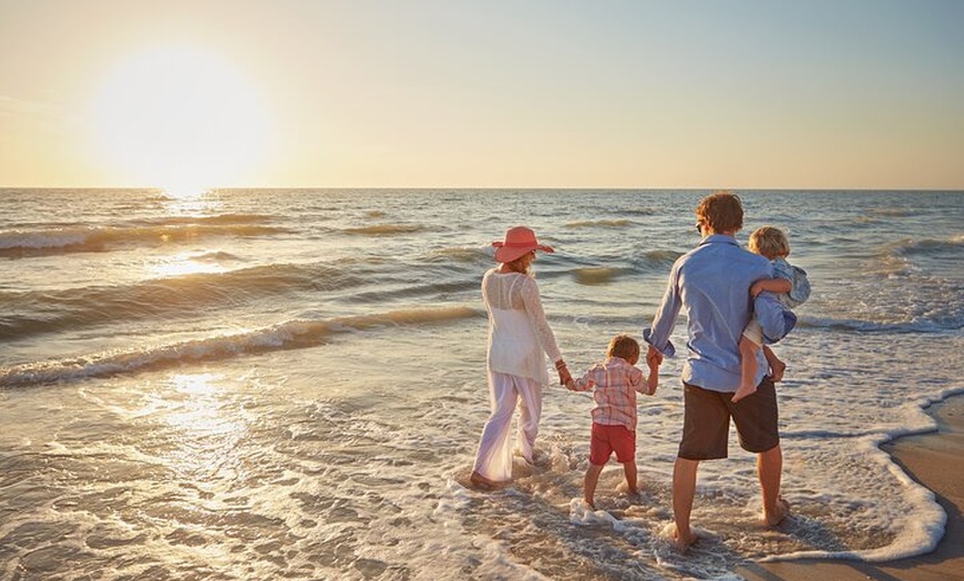 Image 1: Playa de Fuerteventura y Casco Antiguo
