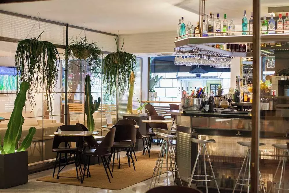 ✈ SPANIEN | Barcelona - Mariano Cubi Aparthotel Barcelona 4*, 2 Näc...