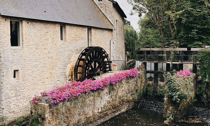 Image 7: Découvrir Bayeux Visite privée à pied avec Guide local