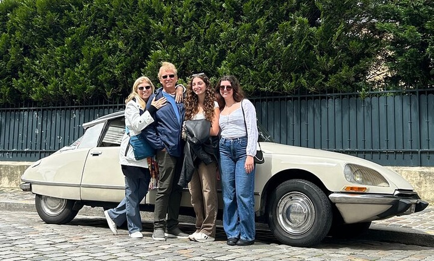 Image 20: Visite de l'émission de télévision de Paris dans une Citroën DS de ...