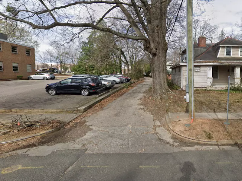 Parking at Alley Entrance - Pack Lot