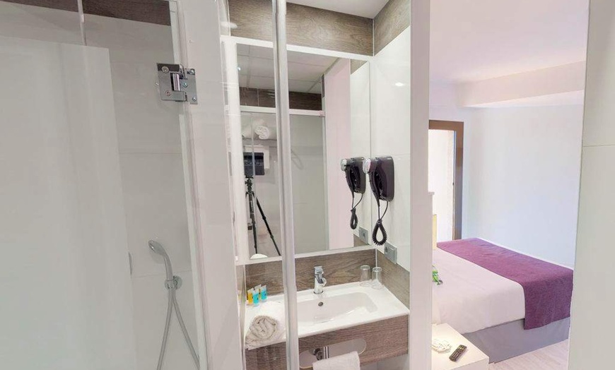 Image 8: ✈ COSTA BRAVA | Lloret de Mar - Hotel Samba 3* - Piscines