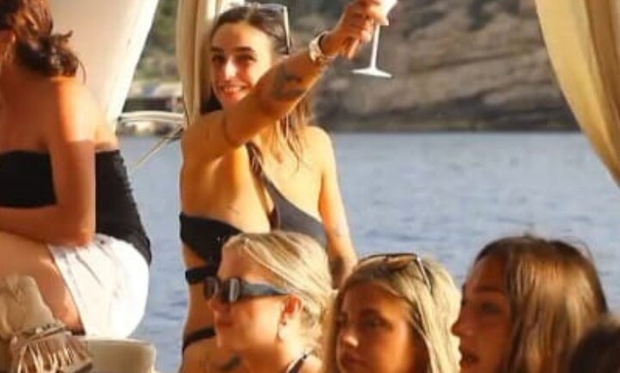 Image 2: Ibiza Excursión en Barco Puesta de Sol Tapas y Barra Libre