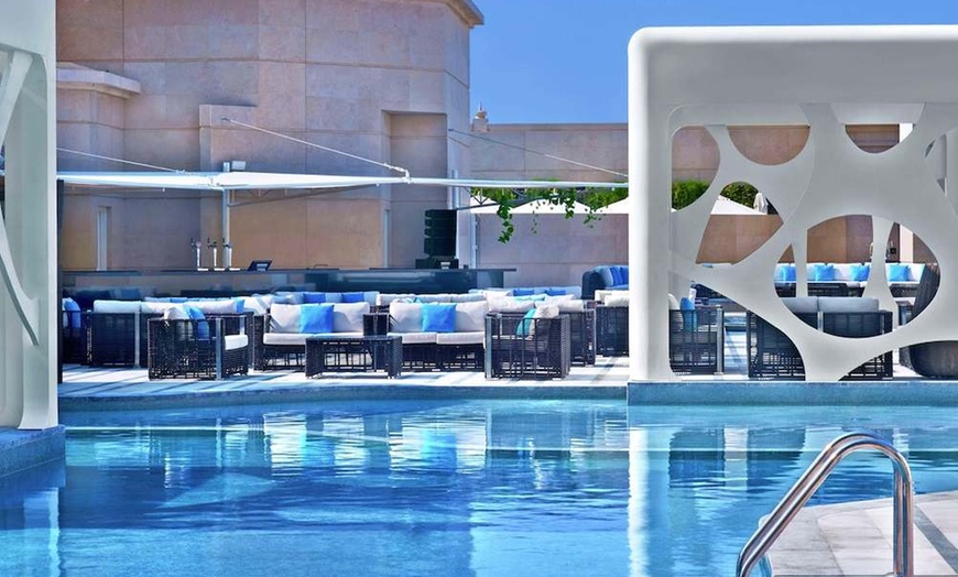 Image 2: ✈ EMIRATI ARABI UNITI | Dubai - V Hotel Dubai Curio Collection by H...