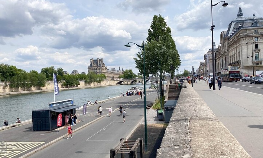 Image 11: Paris Christmas Seine Cruise 3 - Cours Déjeuner et dîner avec vin