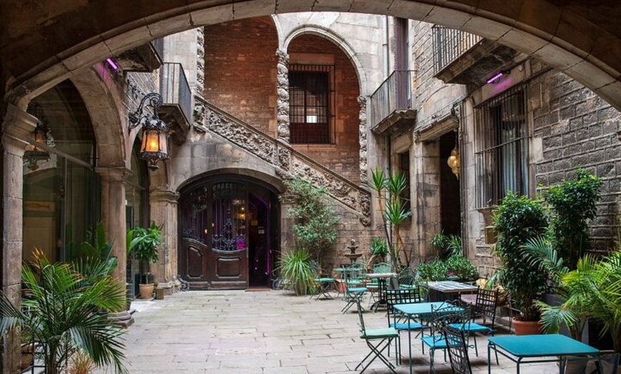 Image 12: Espectáculo de flamenco en el Palacio Dalmases de Barcelona