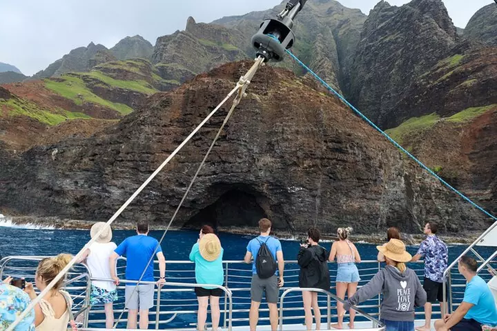 Deluxe Na Pali Morning Snorkel Tour on the Lucky Lady