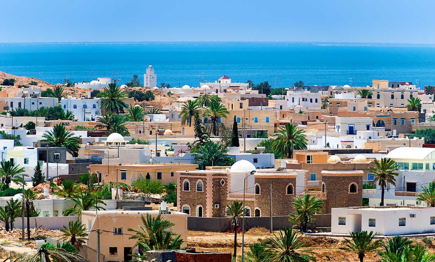 Image 2: ✈ TUNISIE | Djerba - Entre dunes et oasis – Réveillon dans le déser...