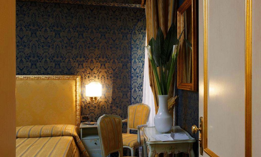 Image 2: ✈ ITALIE | Venise - Hotel Castello 3* - City break