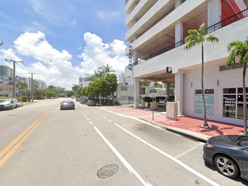 Parking at 1212 Lincoln Rd. Garage