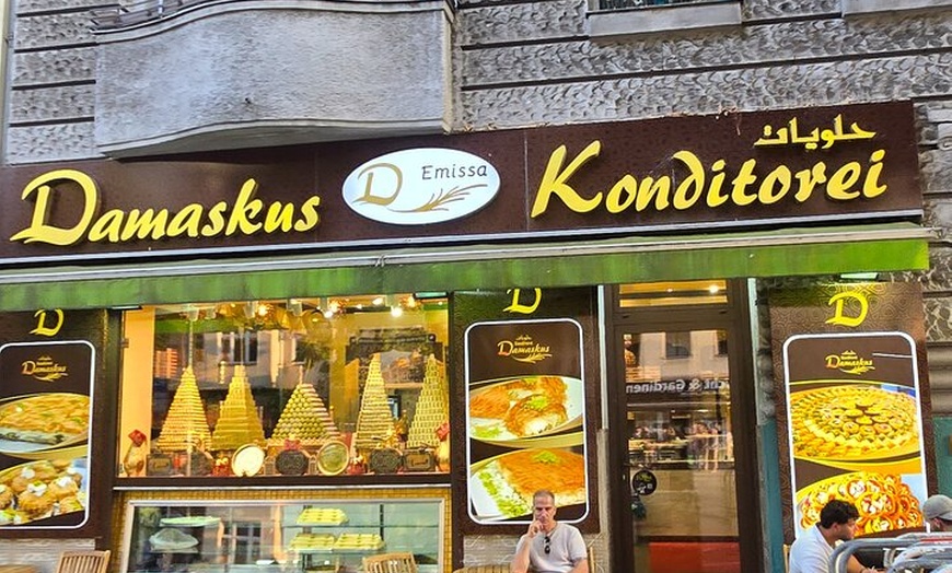 Image 40: Berlin VIP TOUR - Private Bus Tour inklusive Chauffeur und Guide